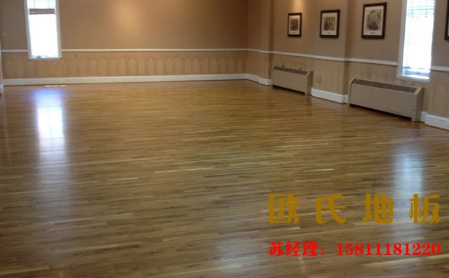 原來松木舞臺(tái)木地板還有這種效果