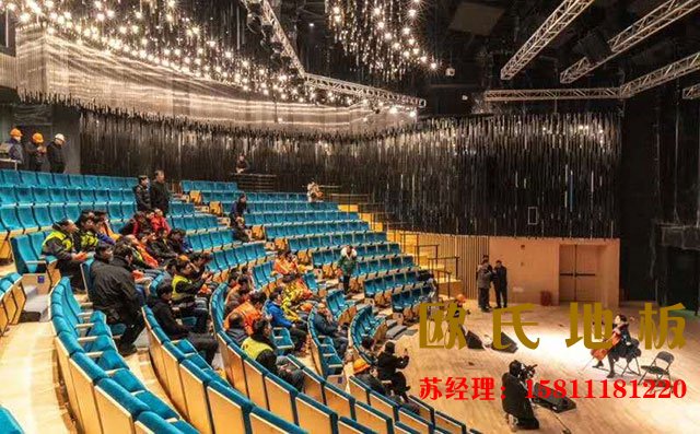 舞臺(tái)木地板上層面板安裝過程