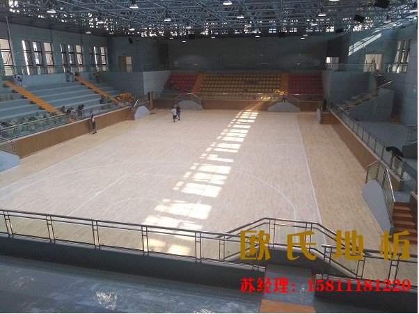 如何避免運(yùn)動(dòng)木地板色差現(xiàn)象