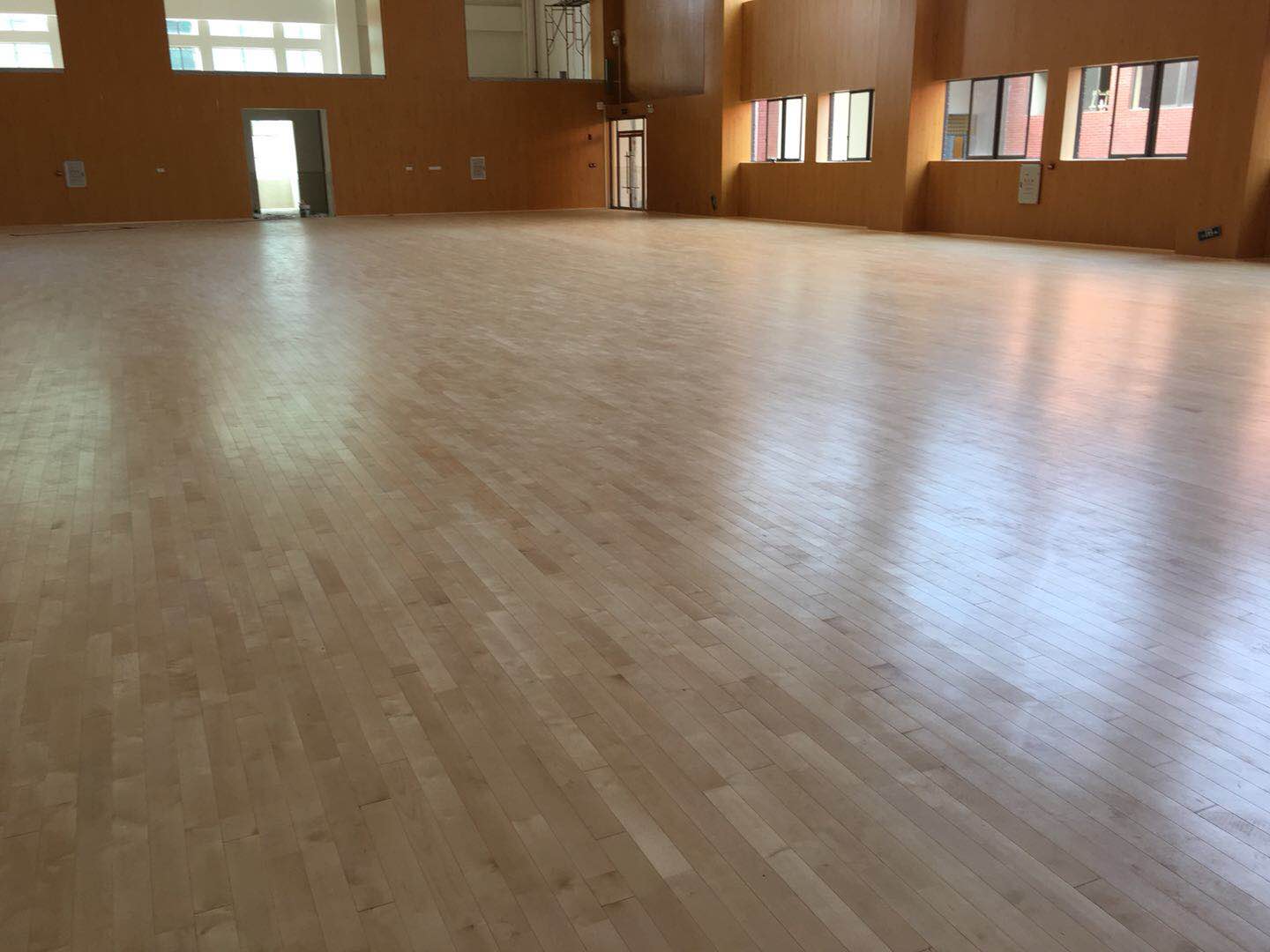 好木材成就好運動木地板，這里的楓木材質全球信賴