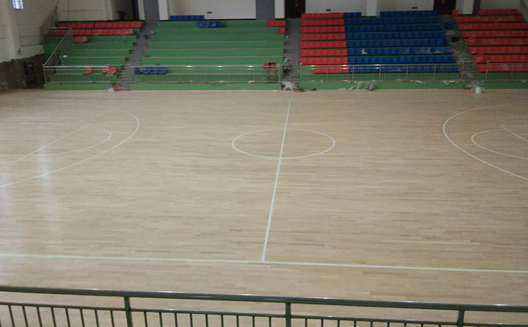 武漢籃球場木地板專用材料的優點有哪些 室內籃球木地板廠家