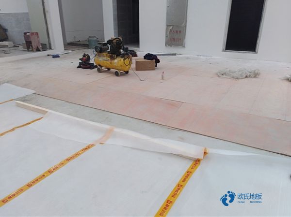 籃球場專用木地板價格是多少錢?